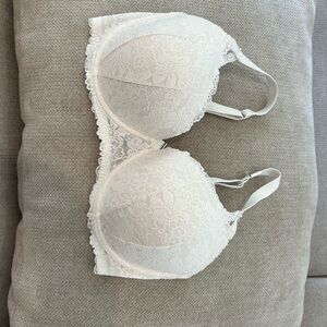 Victoria's Secret Cream Lace Bra